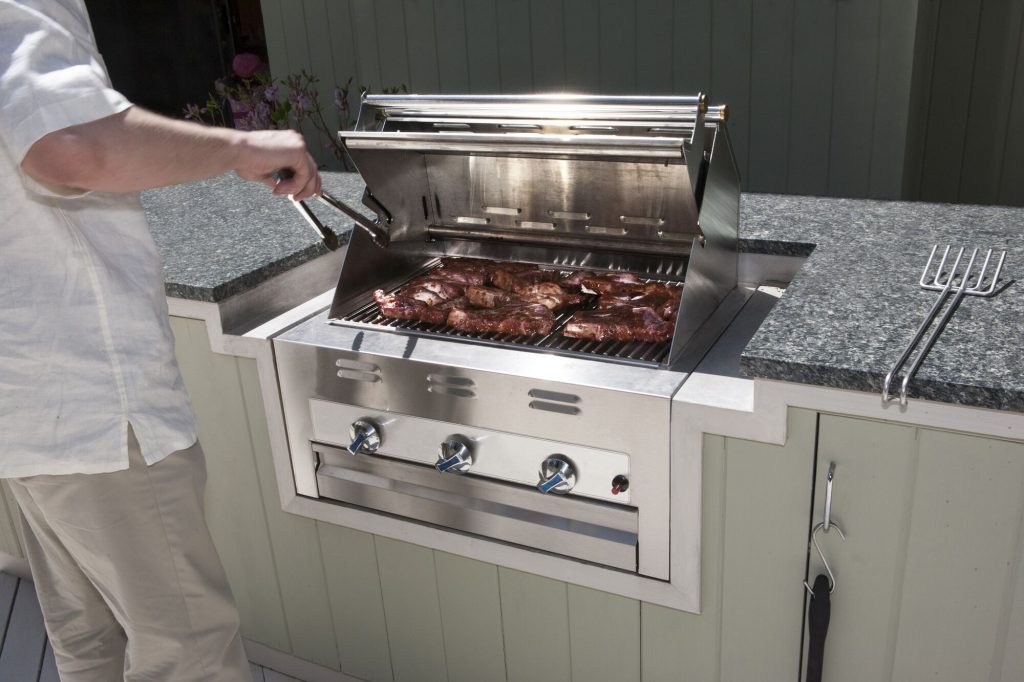 8 Best Built In Grills — Reviews and Buying Guide (Spring 2023)