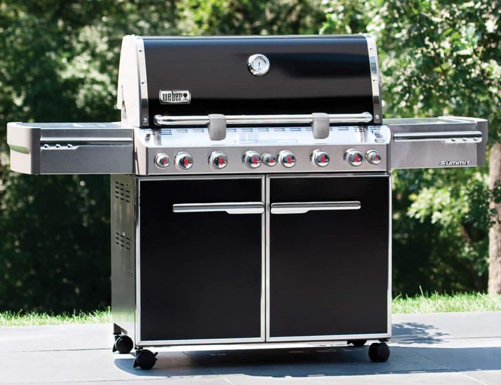 5 Best 6-Burner Gas Grills That Give You Plenty of Cooking Options