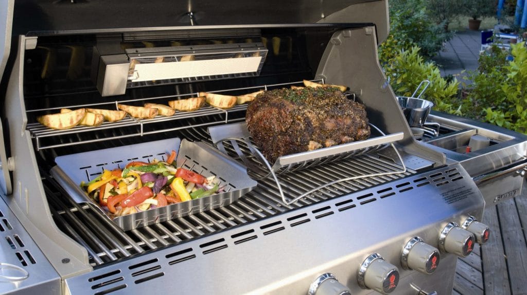 5 Best 6-Burner Gas Grills That Give You Plenty of Cooking Options