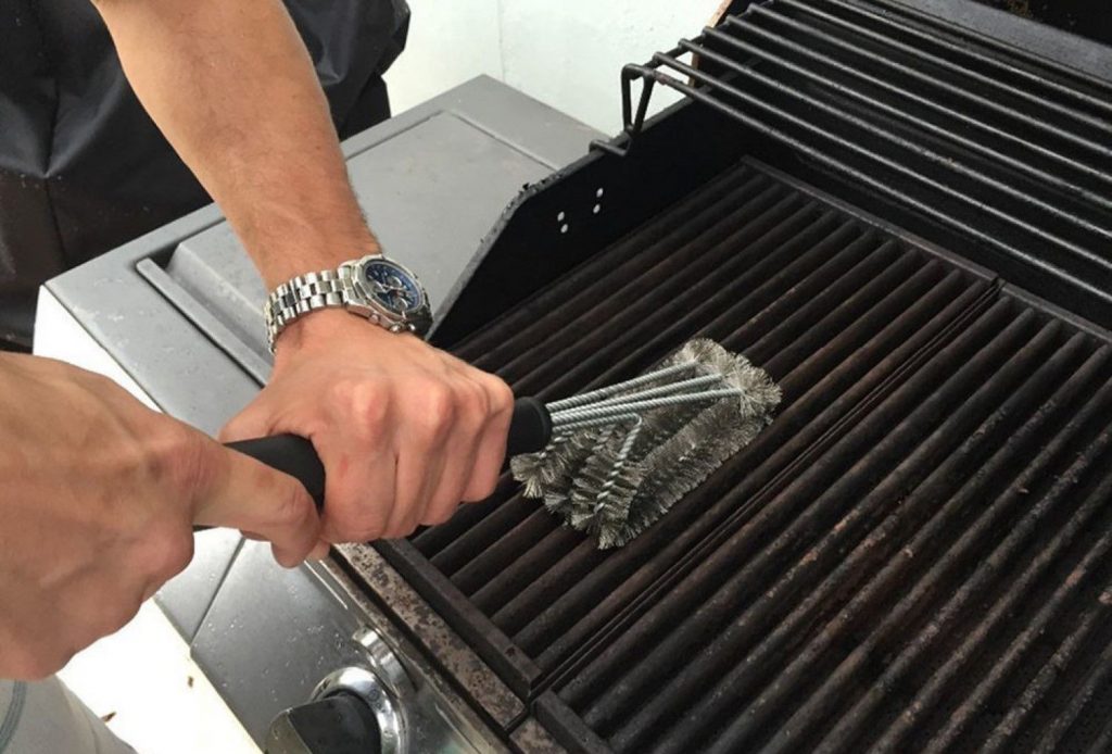 How to Clean a Cast Iron Grill or a Grill Pan - Useful Tips