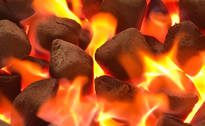 6 Best Charcoal Briquettes – Consistent Grilling Temperature for Superior Results