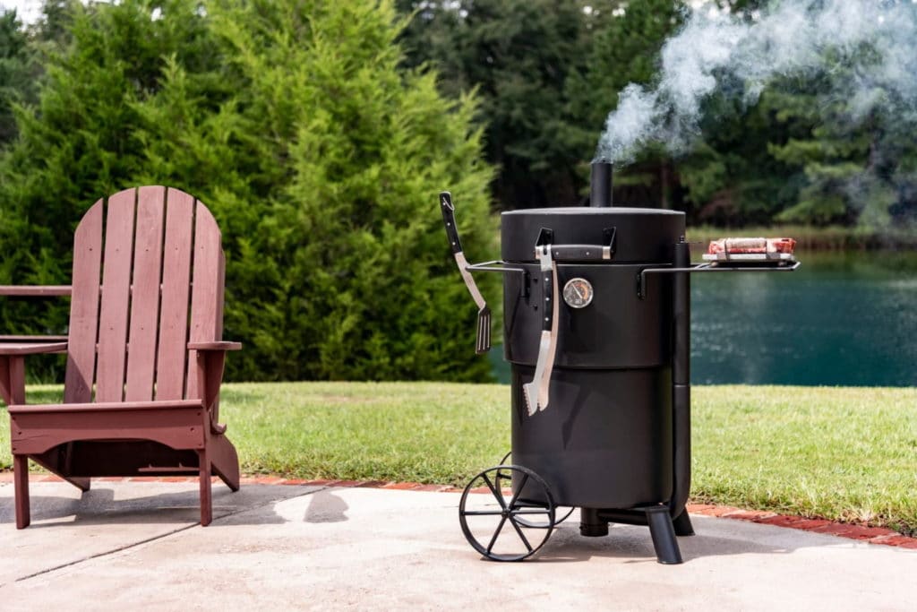 6 Best Smokers under $300 – Get Ready for the Perfect Meal!