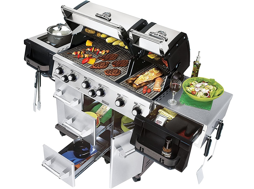 Broil King vs. Weber: Which to Choose? (Spring 2023)