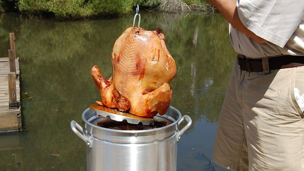 8 Best Turkey Fryers Reviewed (Winter 2024)